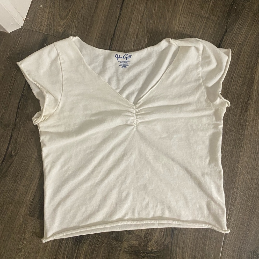 BRANDY WHITE V NECK